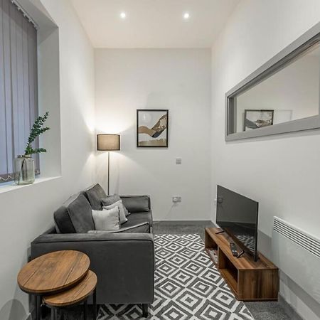 Modern 1 Bedroom Apartment In Dudley Brierley Hill Exterior foto