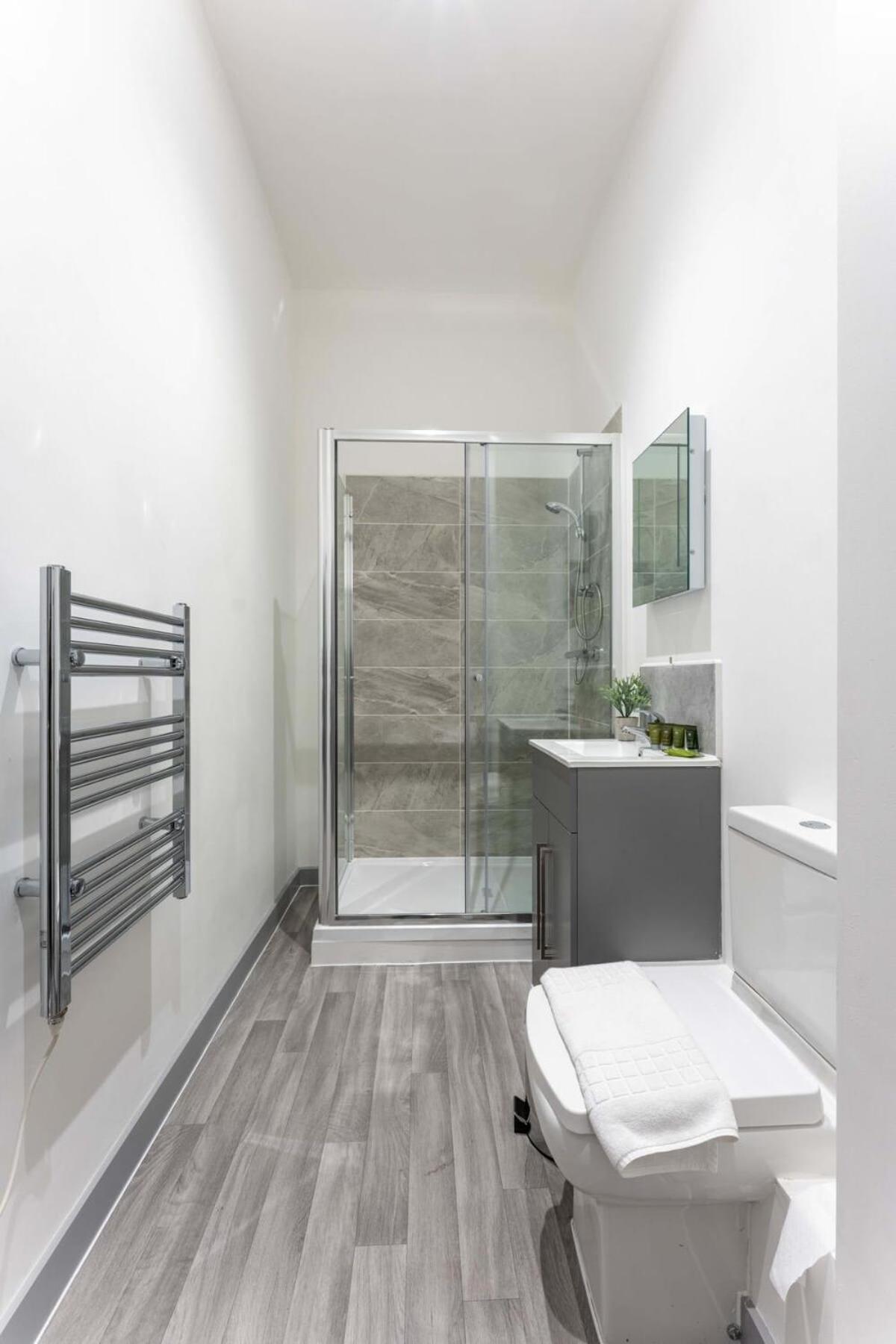 Modern 1 Bedroom Apartment In Dudley Brierley Hill Exterior foto